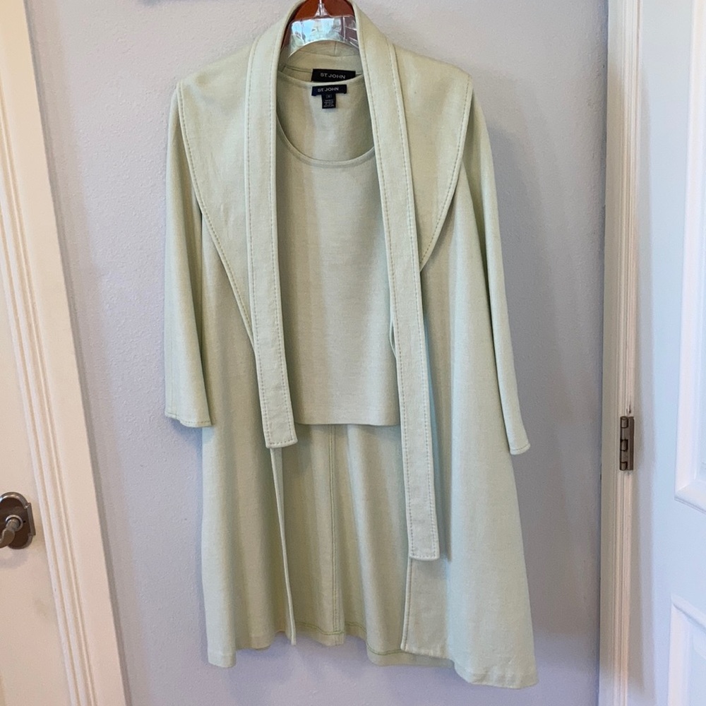 Mint Sleeveless Blouse & Cape Coat